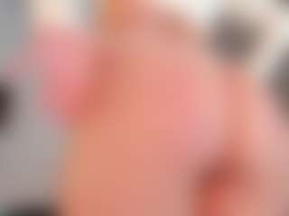 Live cam show with Anny-Cute - Butt Plug on Camsoda