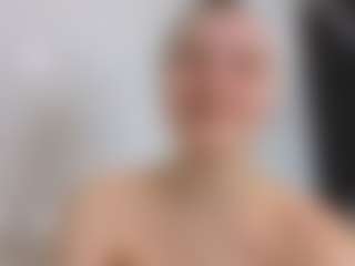 Live cam show with LynetteHeldreth - Petite on Camsoda