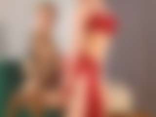 Live cam show with LynetteHeldreth - Brown Hair on Mixed Magazine Live