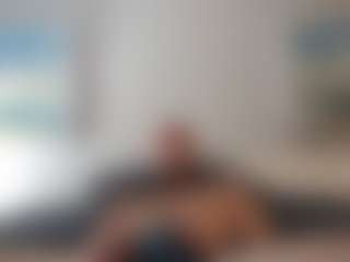 Cloudzz386's Live Sex Cam Show