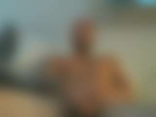 Cloudzz386's Live Sex Cam Show
