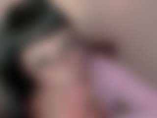 Live cam show with Vivian - Hairy Armpits on xDating