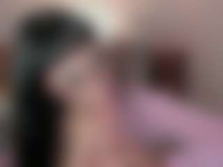 Live cam show with Vivian - Big Tits on friskycurves.com