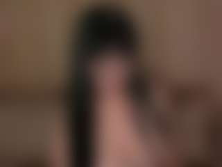 Live cam show with Vivian - Bedroom on dropp.cam