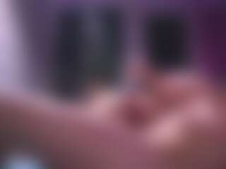 Live cam show with midwestlaura - Thick on TastyBlacksLive