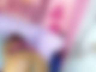 Live cam show with Agata-Grubisic - Fingers on Camsoda