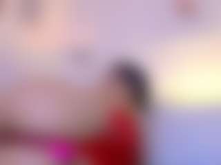 cutepetitee MILF webcam performer live streaming