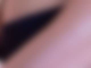 Live cam show with cutepetitee - Facesitting on chickslive.net