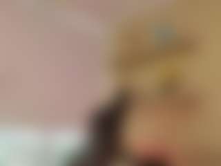 Live cam show with Gaby Manson - Gamer on 1on1-livenow