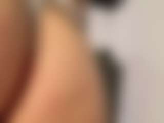 Live cam show with Gaby Manson - Submissive on Camsoda