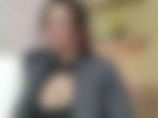 Live cam show with Gaby Manson - Shaved Pussy on Instabang