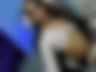 Live cam show with Valentinawilsonn - Genital Piercings on 1on1-livenow