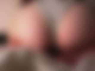Live cam show with GarynColl - Moaning on hotwifechat.live