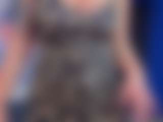 Live cam show with EvaxxxRose - Sucking on Fapmatic.com