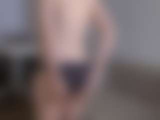 Show de cam en direct avec Eli - Interactivetoy sur Camsoda