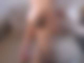 Live cam show with Eli - Curly Hair on friskycurves.com