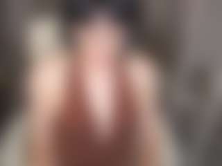 Live cam show with EviLune - Green Eyes on Streamer API