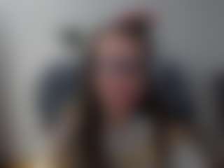 Live cam show with LizzySparkle - Green Eyes on crypto-cams
