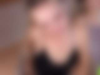 Live cam show with Melenn - Skinny on CamwithHer