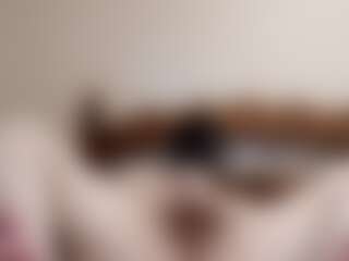 yoyalove8's Live Sex Cam Show
