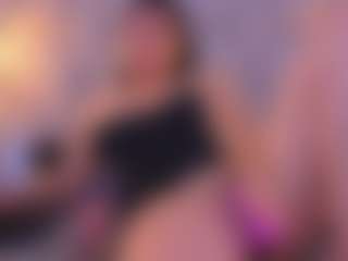 Live cam show with bryonycute - Middle Aged on Dolls Live