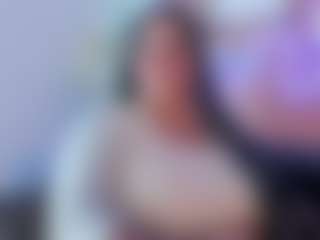 Live cam show with Karolinee - Petite on nudelive.tv