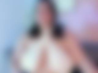 Karolinee's Live Sex Cam Show