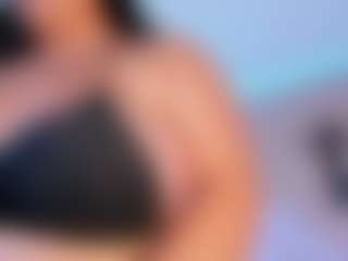 Live cam show with Karolinee - Curly on madthumbs