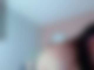 Live cam show with Karolinee - Fuck Machine on Milf Play
