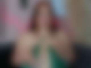 Live cam show with Karolinee - Curly on xheatlive.com