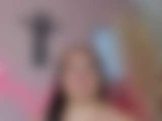 Live cam show with Karolinee - Average on Camsoda