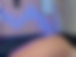Live cam show with Karolinee - Curly on Camiplay Live