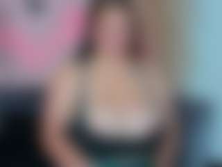 Live cam show with Karolinee - Curly on Camming Site