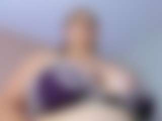 Live cam show with Karolinee - Curly on Camsoda