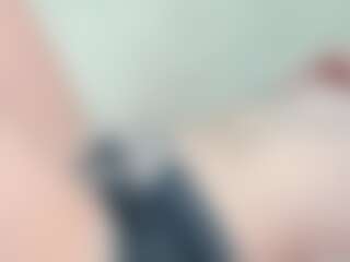 Live cam show with WillaAcors - Plussize on Milfs Live