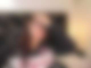 Live cam show with Camiila-Osorio - Oil on Camsoda