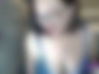 Live cam show with Valeria - Public MILF on madthumbs