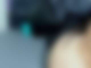 Live cam show with Emiily-cute80 - Striptease on livesuperchat.net