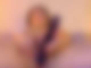 Lunaa-jonhsonn's Live Sex Cam Show