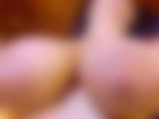 Lunaa-jonhsonn's Live Sex Cam Show