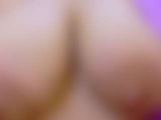 Live cam show with Lunaa-jonhsonn - Double Penetration on Camiplay Live