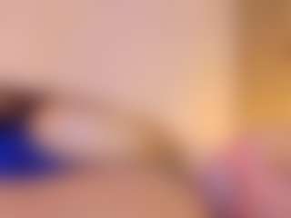 Lunaa-jonhsonn's Live Sex Cam Show