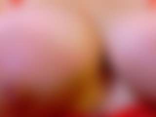 Lunaa-jonhsonn's Live Sex Cam Show