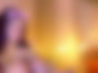 Live cam show with Lunaa-jonhsonn - Milk on Livezox