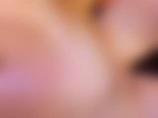 Lunaa-jonhsonn's Live Sex Cam Show