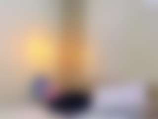Lunaa-jonhsonn's Live Sex Cam Show