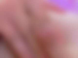 Lunaa-jonhsonn's Live Sex Cam Show