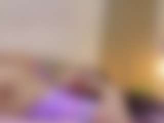 Lunaa-jonhsonn's Live Sex Cam Show