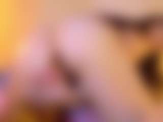 Lunaa-jonhsonn's Live Sex Cam Show
