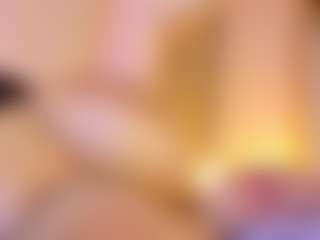 Lunaa-jonhsonn's Live Sex Cam Show
